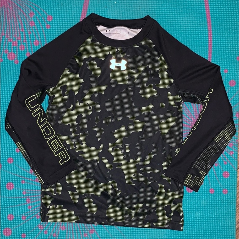 Under Armor long sleeve shirt • boys • size 5